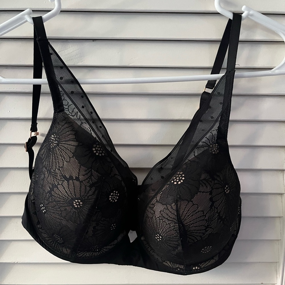 Aerie Black Floral Lace Push-Up Plunge Bra